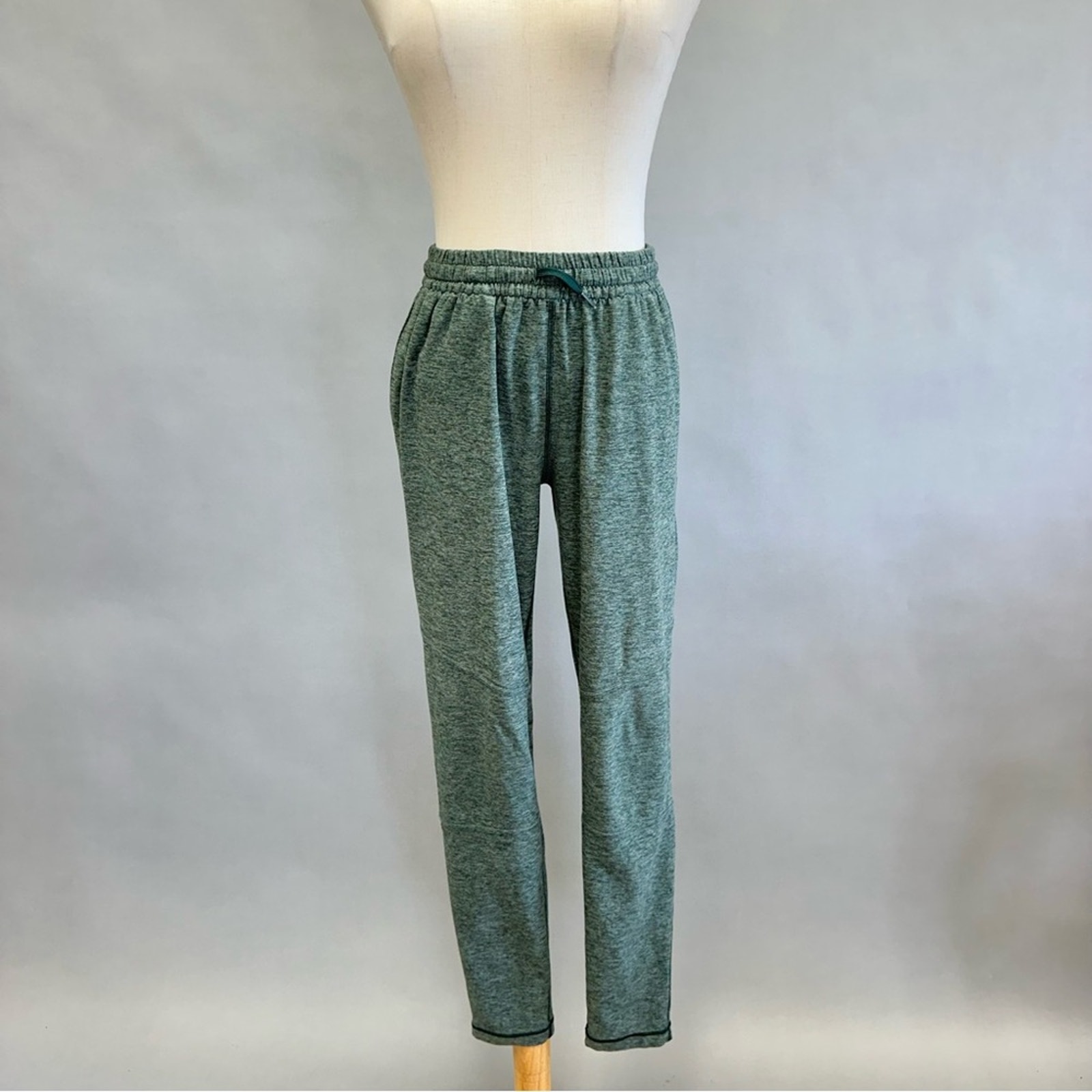 Outdoor Voices Cloudknit Slim Sweatpant Women's Size Small Pull On Elastic Waist — image 2 of 8
